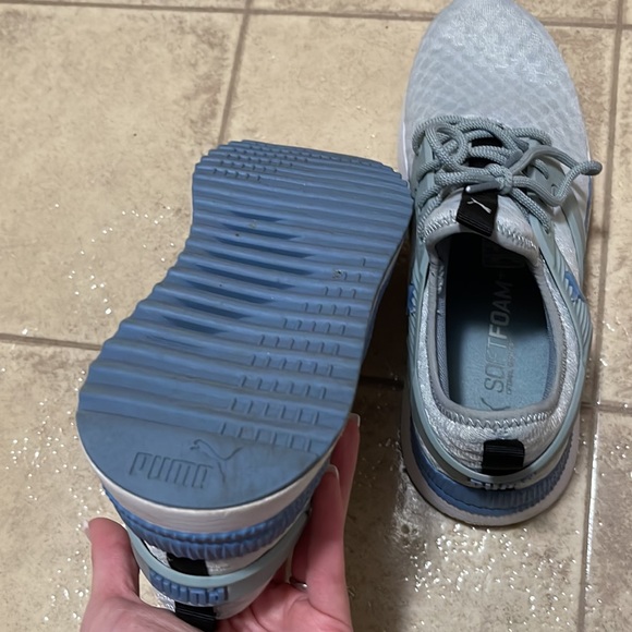 Lightly used puma athletic shoes! Worn literally 3 times. No spots, holes, etc - Picture 3 of 5